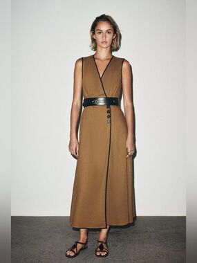 zara metallic strapless dress Aoife Walsh Nails Metallics Trend In Highstreet Dress